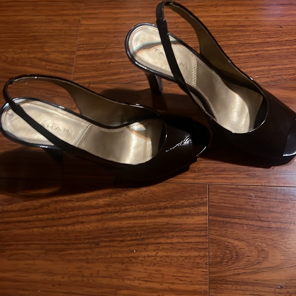 Tahari patent leather heels - Picture 2 of 5